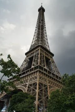 Iconic Eiffel Tower in Paris Fotos Stock