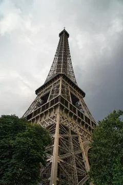 Iconic Eiffel Tower in Paris Fotos Stock