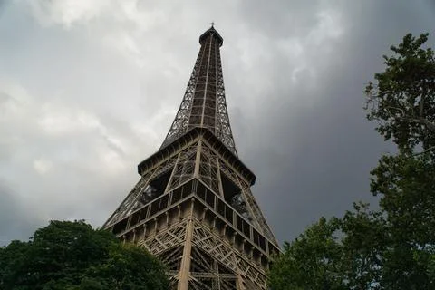 Iconic Eiffel Tower in Paris Fotos de archivo