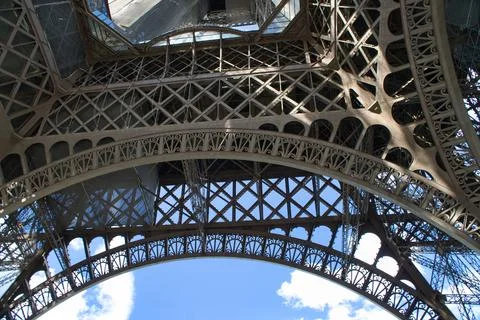 Iconic Eiffel Tower in Paris Fotos Stock