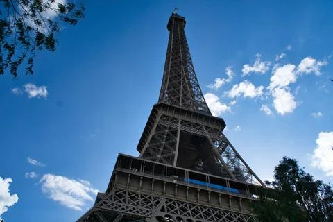 Iconic Eiffel Tower in Paris Fotos Stock