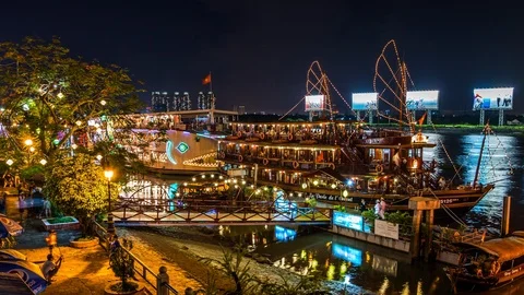 Iconic floating restaurant in Ho Chi Minh City, Vietnam time lapse at night 스톡 동영상 116859080
