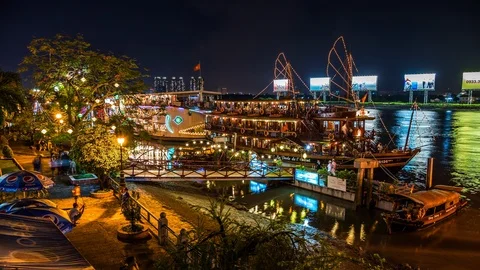 Iconic floating restaurant in Ho Chi Minh City, Vietnam time lapse at night 스톡 동영상 116859259