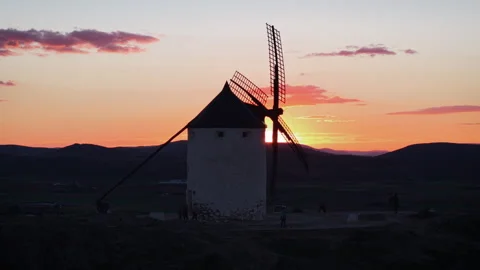 Iconic historic windmill in Consuegra, Spain Video stock 332498072