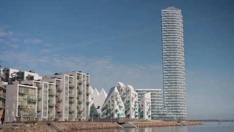Iconic Isbjerget And Lighthouse Towers Rise Over Aarhus Harbor Waterfront Vidéo 340310403