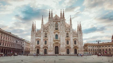 Iconic Milan Cathedral timelapse with dramatic clouds 스톡 동영상 344033736