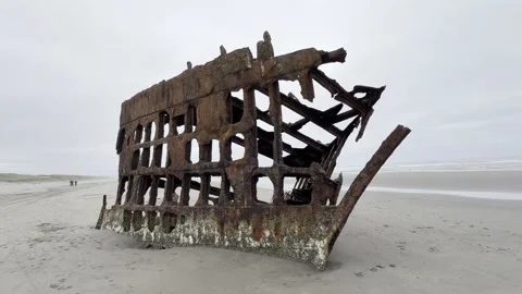 Iconic Peter Iredale Shipwreck on a Wide Oregon Beach Stock Footage 339378063