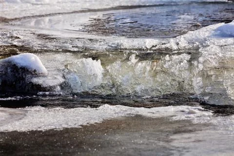 Icy mountain stream Foto stock gratuite