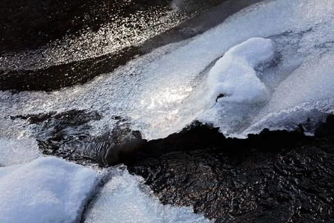 Icy mountain stream Foto stock gratuite
