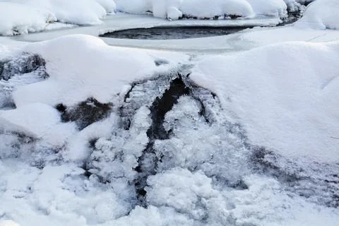 Icy mountain stream Foto stock gratuite