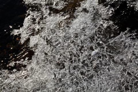 Icy mountain stream Foto stock gratuite