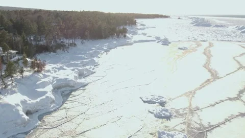 Icy Shoreline in Winter Video stock 231500736