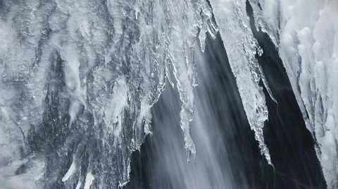 Icy waterfall Stock-Footage 641358