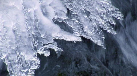 Icy waterfall Stock-Footage 641711