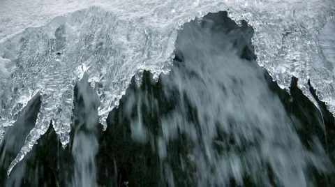 Icy waterfall Stock-Footage 651701