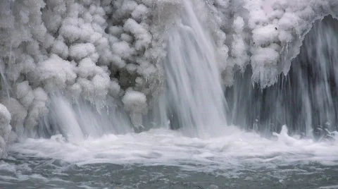 Icy waterfall Stock-Footage 655615