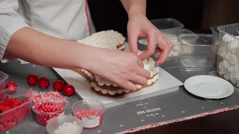 Idea of decorating Christmas cake. Step-by-step recipe for honey with cream Stock Footage 167269570