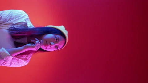 Idea thinking decision making woman neon light Stock Footage 170418038
