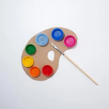 Ideas for the recycling caps, tutorial, quick pallet for painting or kids Foto stock