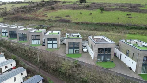 Identical static caravans creating urban holiday sprawl in Salcombe Video stock 301792034