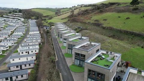 Identical static caravans creating urban holiday sprawl in Salcombe Video stock 302157851
