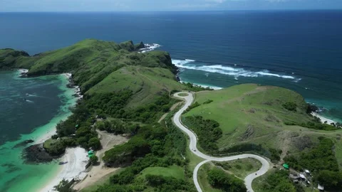 Idyllic Peninsula Featuring Dense Forests And Vibrant Marine Life Vídeo Stock 329279378