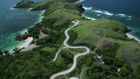 Idyllic Peninsula Featuring Dense Forests And Vibrant Marine Life 스톡 동영상 329281001