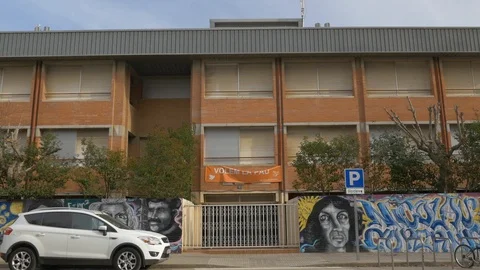 IES Nicolau Copèrnic front façade Stock Footage 102912291