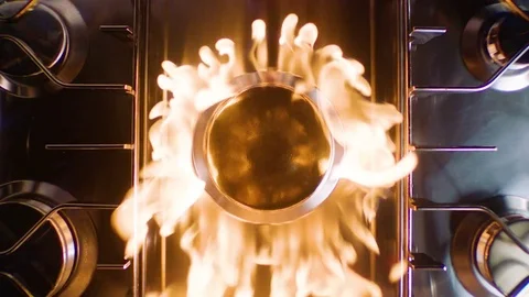 Ignition of gas cooker Vídeos de archivo 76981043