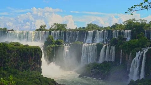 Iguazu falls seen from the Argentinian side of the national park Vídeo Stock 109508091