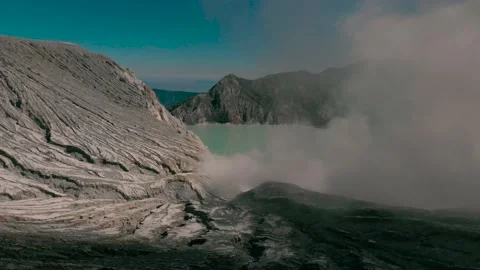Ijen crater Stock Footage 141703930