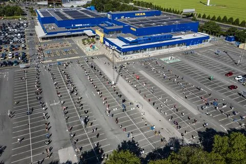 IKEA queue, Warrington, UK - 01 Jun 2020 Stock Photos
