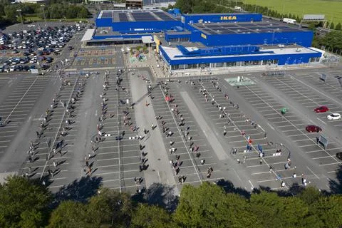 IKEA queue, Warrington, UK - 01 Jun 2020 Stock Photos