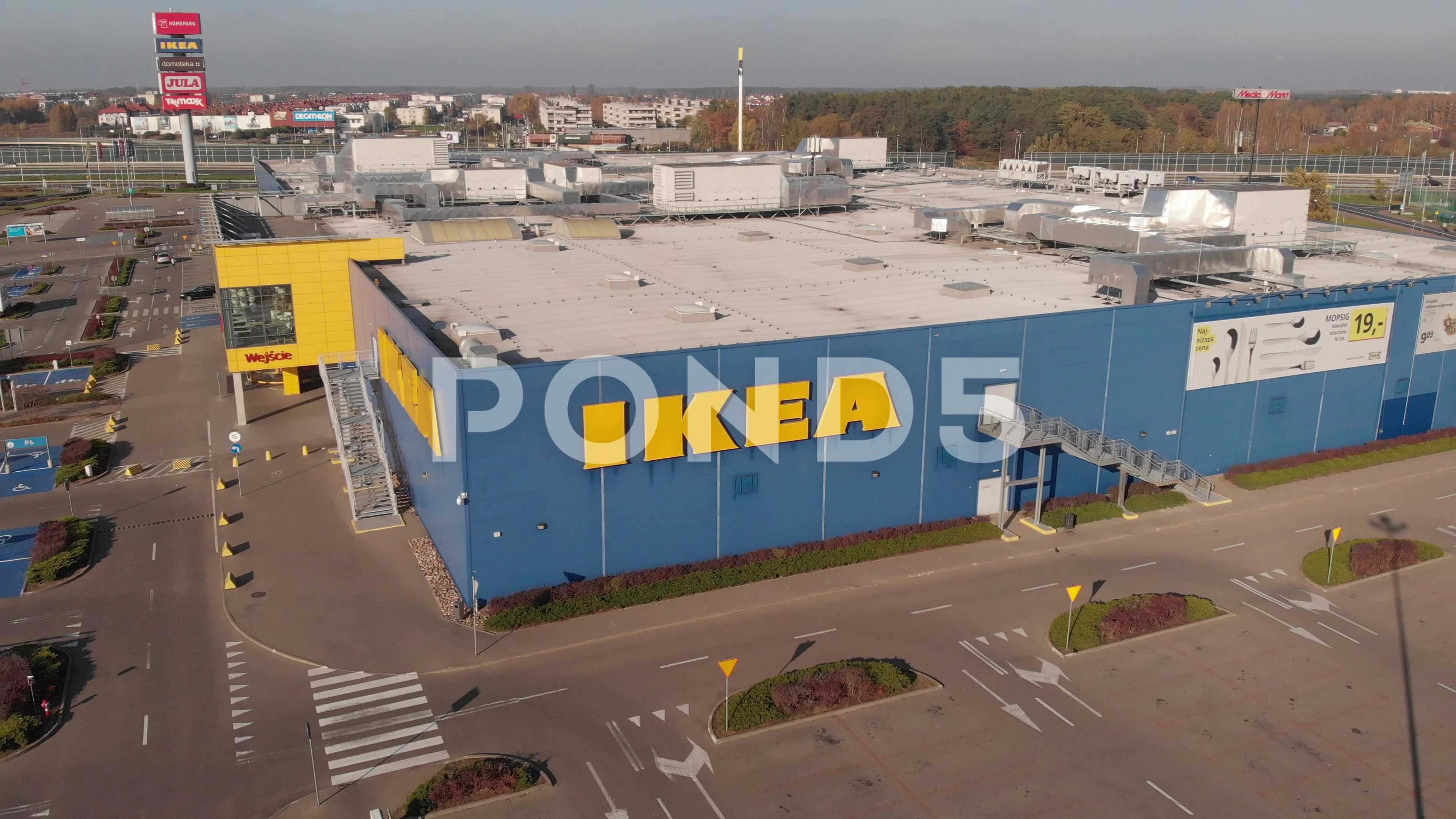 Twisted buiten gebruik spion IKEA store reveal drone shot flying away... | Stock Video | Pond5