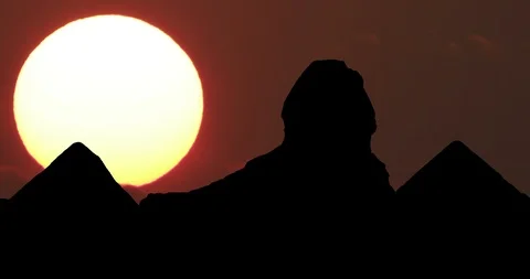 Il Cairo Egypt Sphinx and Pyramid silhouette Timelapse at Sunset. Landmark Vidéo 96080751