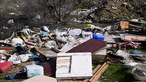 Illegal garbage dump Vídeo Stock 255443909