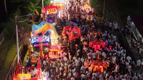 Illuminated Deity Procession Through Bukit Bakri at Night Vídeos de archivo 345437523