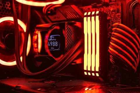  Illuminated Gaming PC with High-Tech Components and LED Lighting Milan, I... Foto stock