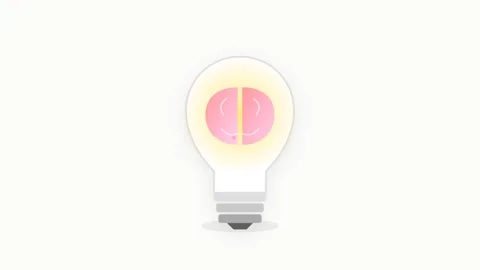 Illuminated Lightbulb with Pulsing Brain Icon and Floating Idea Sparks in Y.. Stock-Footage 346006897