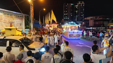 Illuminated Temple Float Parade During nine emperor gods festival Vídeo Stock 347895186