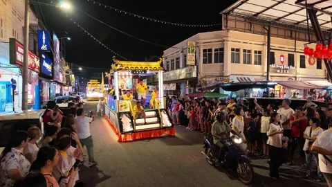 Illuminated Temple Float Parade During Nine Emperor Gods Festival Vídeo Stock 347896182