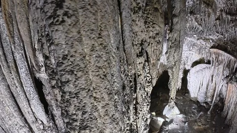 Illuminated underground cavern in Mallorca Vídeos de archivo 334399495
