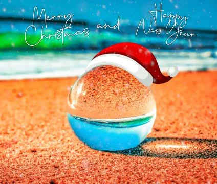 An illustration of a crystal ball with the reverse reflection of the beach an Foto stock