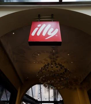 Illy logo on building Fotos de archivo