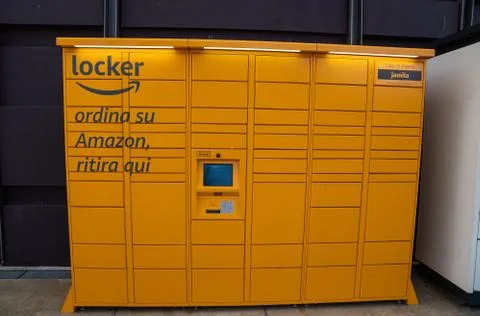 Image of an Amazon Locker. Characterized by the bright color to be easily fou 写真素材