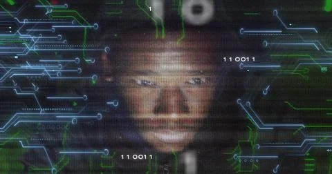 Image of binary code, integrated circuit and face of african american hacker 库存照片