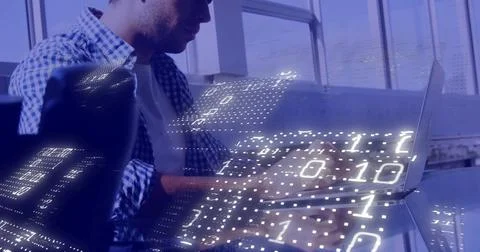 Image of binary coding data processing over caucasian businessman using laptop Illustrazione stock