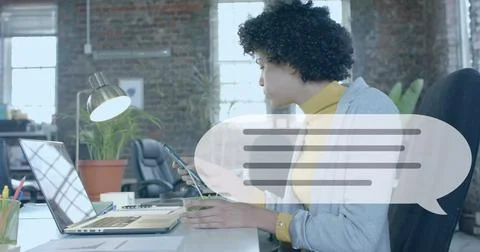 Image of binary coding over biracial businesswoman having lunch in office Foto stock