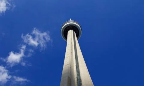 Image with blue sky, white clouds and CN Tower Foto stock