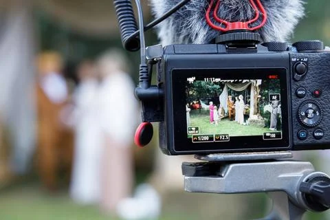 An image of the camera screen during a wedding day shoot Foto stock